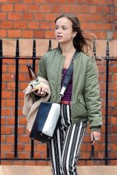 Amelia Windsor - Heads to a Camden Pub in London 10/17/2021