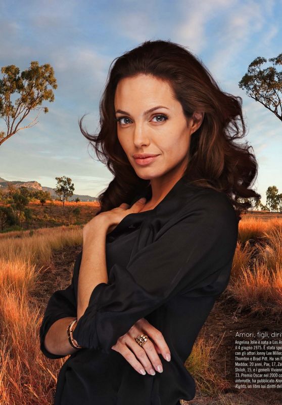 Angelina Jolie - Natural Style October 2021 Issue