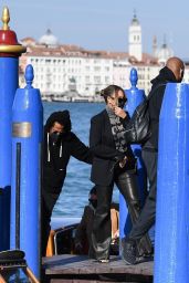 Beyonce - Arriving in Venice 10/15/2021