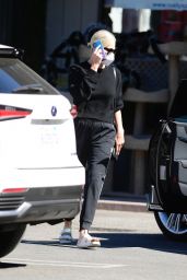 Charlize Theron - Out in Los Angeles 10/12/2021