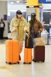 Gigi Hadid - Arriving to JFK Airport in New York City 09/30/2021