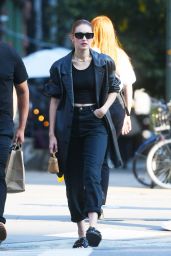 Gigi Hadid - Out in New York City 10/15/2021