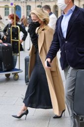 Gillian Anderson - Leaves Her Hotel in Paris 09/30/2021