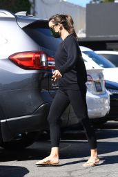 Jennifer Garner at the Country Mart in LA 10/17/2021