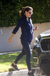 Jennifer Garner - Out in Santa Monica 10/09/2021