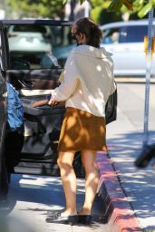 Jennifer Garner Wears a Brown Suede Skirt - Brentwood 10/13/2021