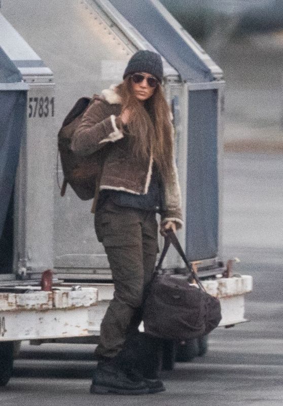  Jennifer Lopez - Filming "The Mother" in Vancouver 10/06/2021