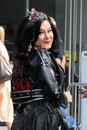 Jennifer Tilly Wearing a Funky Outfit to the New York Comic Con Event in Manhattan 10/11/2021