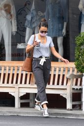 Jordana Brewster at Caffe Luxxe in Brentwood 10/07/2021