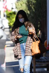 Jordana Brewster - Out in Brentwood 10/30/2021