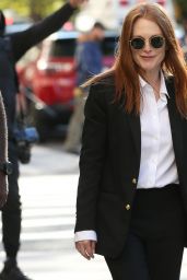 Julianne Moore - "Sharper" Filming Set in New York 10/19/2021