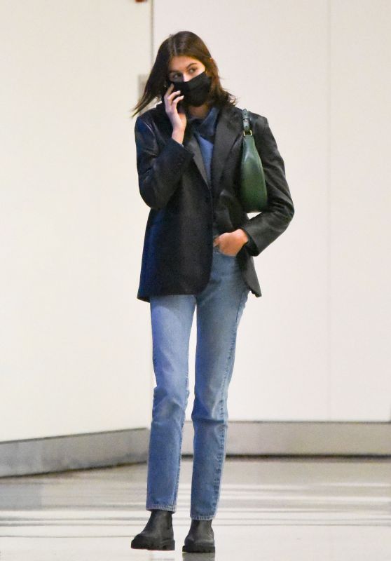 Kaia Gerber in Travel Outfit - JFK Airport in New York 09/29/2021