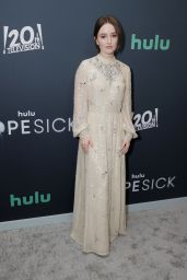 Kaitlyn Dever – “Dopesick” Premiere in NYC 10/04/2021