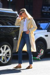 Karlie Kloss in Jeans and a Beige Coat - NY 10/28/2021