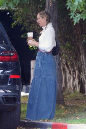 Kate Hudson - Out for Coffee in LA 10/20/2021