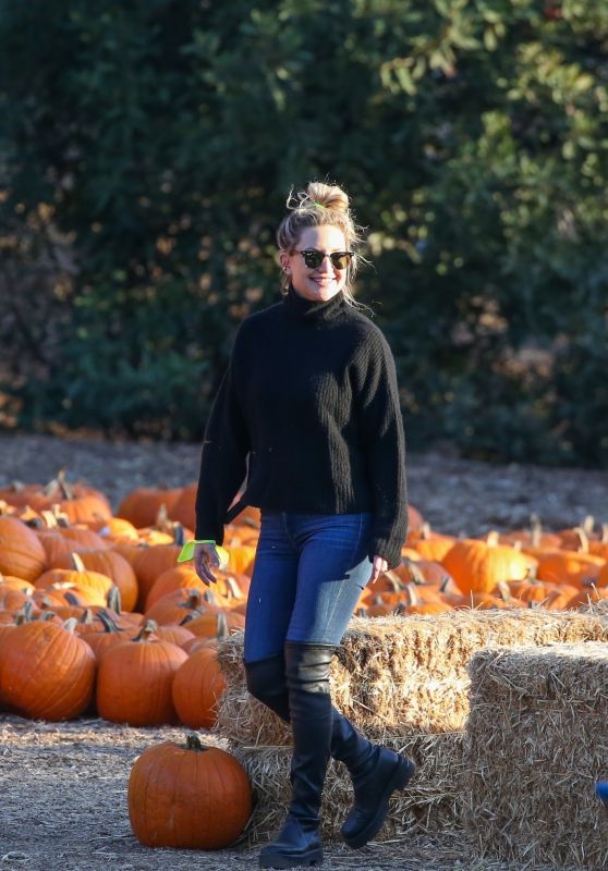 Kate Hudson - Pumpkin Patch in Santa Monica 10/14/2021