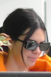 Kendall Jenner - Earthbar in West Hollywood 10/22/2021