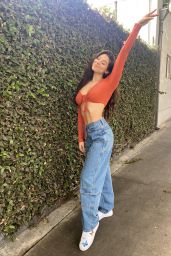 Kira Kosarin 10/25/2021