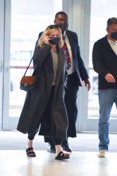 Kirsten Dunst - JFK Airport in New York 10/07/2021