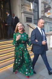 Kirsten Dunst -Leaving Her Hotel in London 10/11/2021