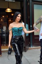 Kourtney Kardashian and Travis Barker - Out in NYC 10/16/2021