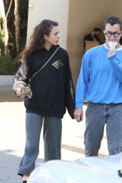 Margaret Qualley With Boyfriend Jack Antonoff - Out in Los Angeles 10/12/2021