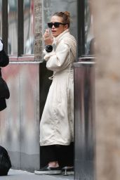 Mary-Kate Olsen and Ashley Olsen - Outside of Their Offices in New York City 10/25/2021