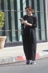 Maude Apatow - Shopping on Melrose Place in West Hollywood 10/15/2021