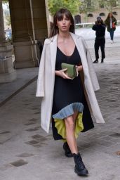 Mimi Keene - Loewe Fashion Show in Paris 10/01/2021