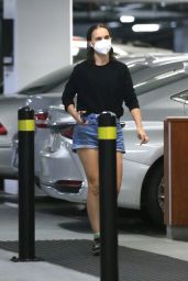 Natalie Portman - Out in Beverly Hills 10/08/2021