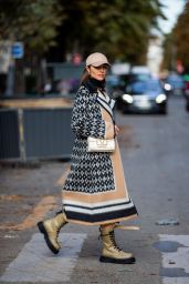 Olivia Culpo Street Fashion - Paris 09/30/2021