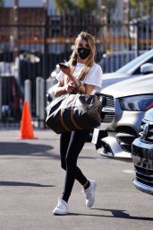 Olivia Jade - Arriving at DWTS Rehearsal Studio in Los Angeles 10/15/2021