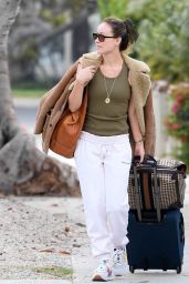 Olivia Wilde in Travel Outfit - Los Angeles 10/25/2021