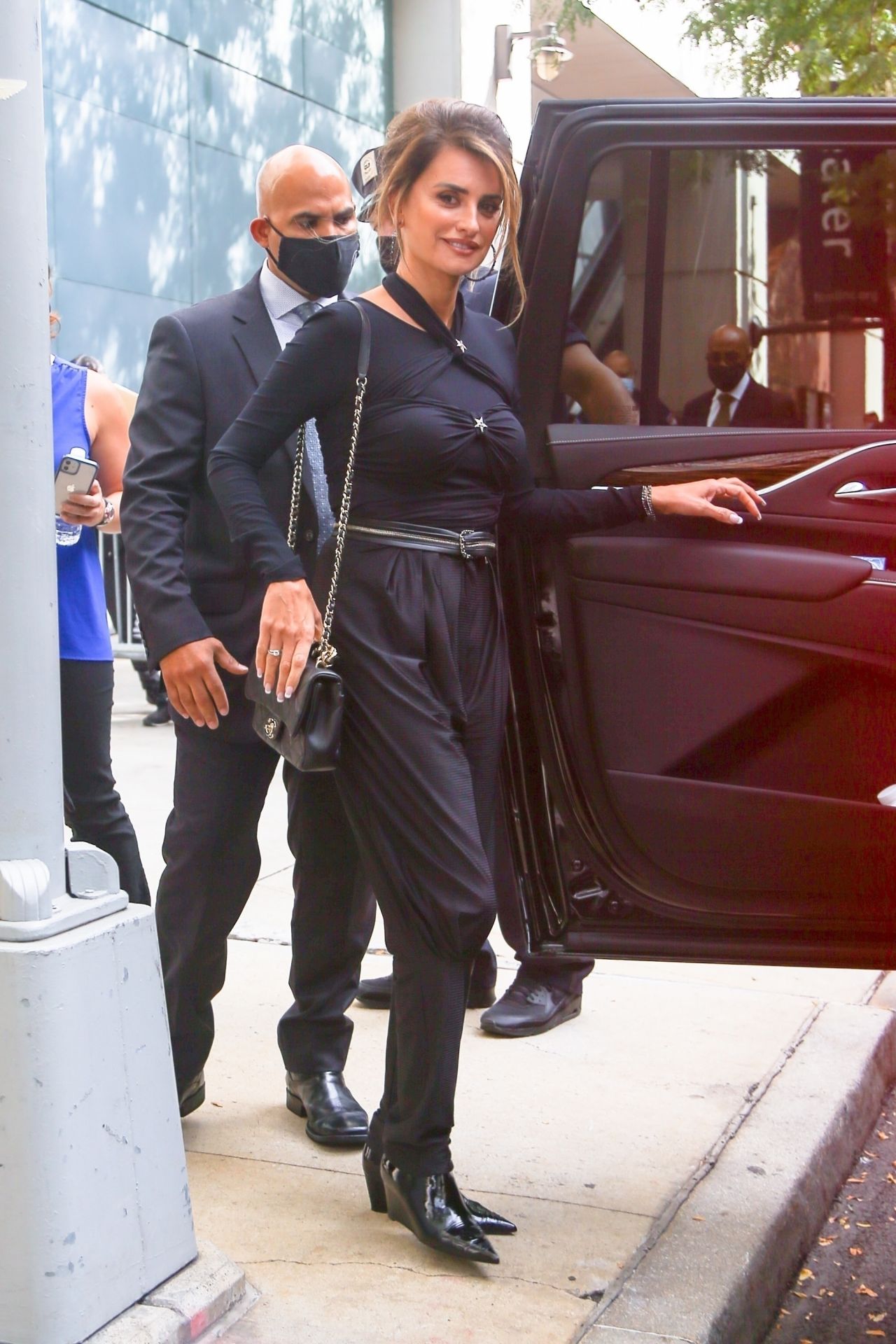 Penelope Cruz is Stylish - New York 10/08/2021 • CelebMafia