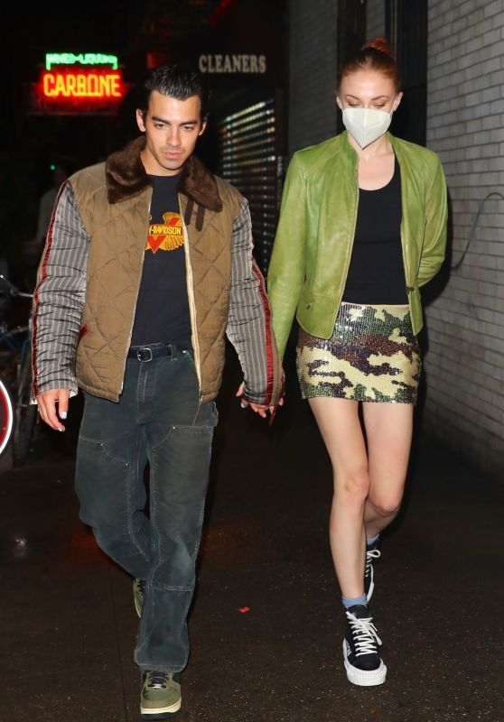 Sophie Turner and Joe Jonas - Date Night in NYC 10/04/2021