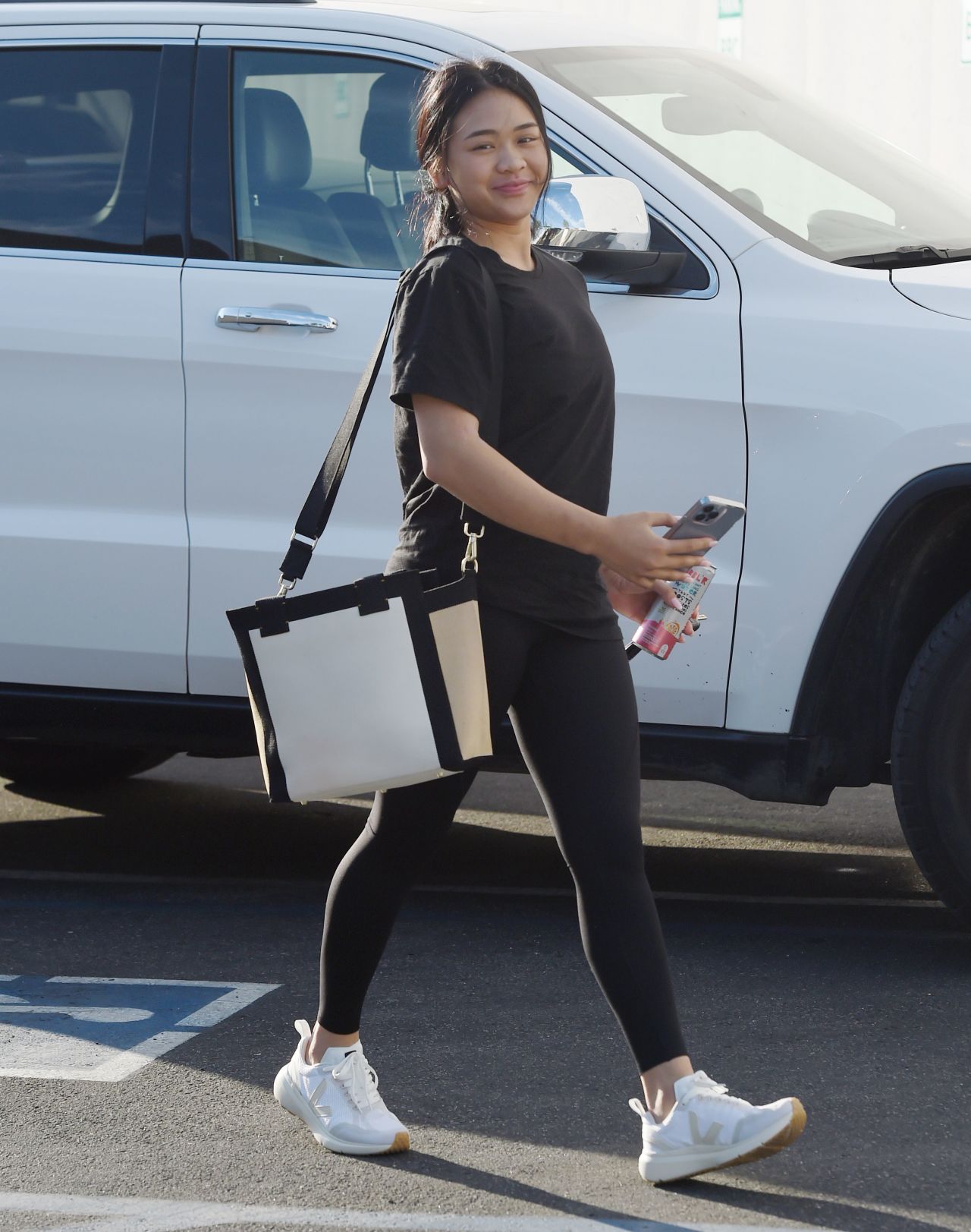 Sunisa Lee - Arrives For Rehearsal At DWTS Studio In LA 10/08/2021 ...