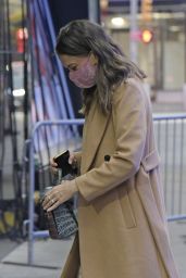 Sutton Foster - Arriving at Good Morning America in New York 10/12/2021