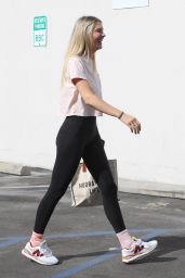 Amanda Kloots in Casual Outfit - Los Angeles 11/21/2021