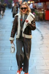 Ashley Roberts Street Style - London 11/09/2021