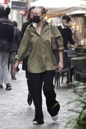 Dakota Fanning in Casaual Outfit in Rome 11/17/2021