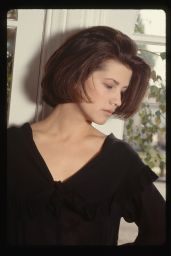 Daphne Zuniga - Photoshoot 1993
