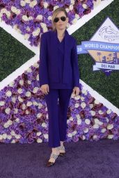 Elizabeth Banks – Breeders Cup Red Carpet in San Diego 11/06/2021
