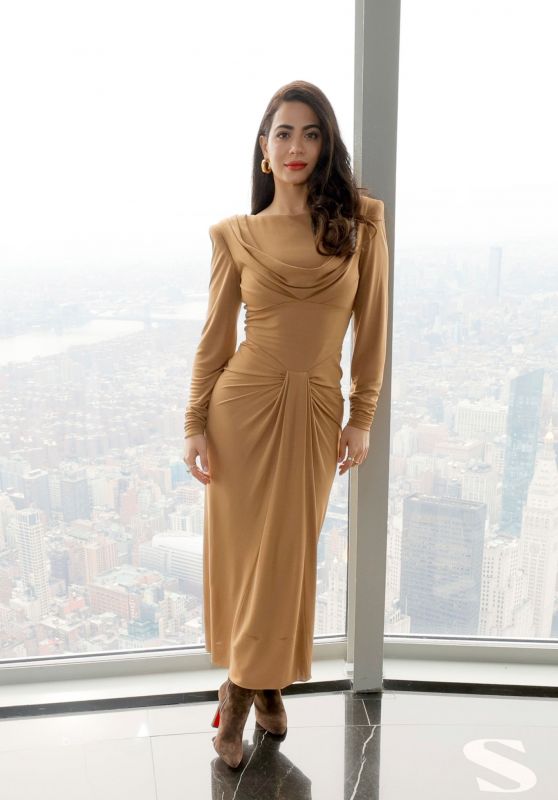 Emeraude Toubia - Empire State Building in NYC 11/22/2021