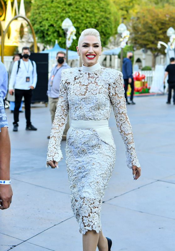 Gwen Stefani Wears Snowy White Lace Dress - Filming a Christmas Special at Disneyland 11/19/2021