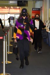 Hailee Steinfeld at JFK Airport in NYC 11/24/2021