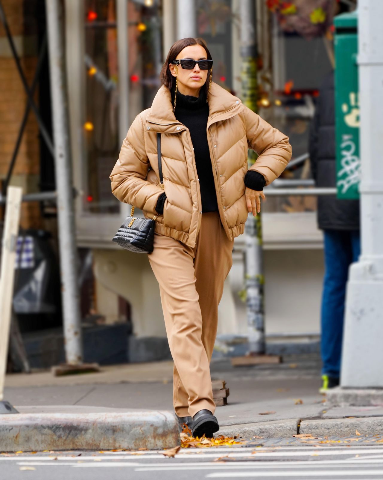 Irina Shayk Street Style - New York 11/26/2021 • CelebMafia