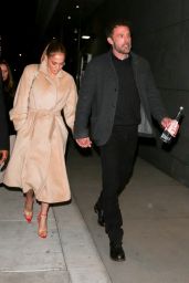 Jennifer Lopez and Ben Affleck at Spagos Restaurant in Beverly Hills 11/28/2021
