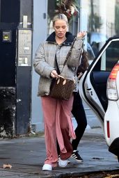 Jessika Power - Leaving a Central London Hotel 11/12/2021