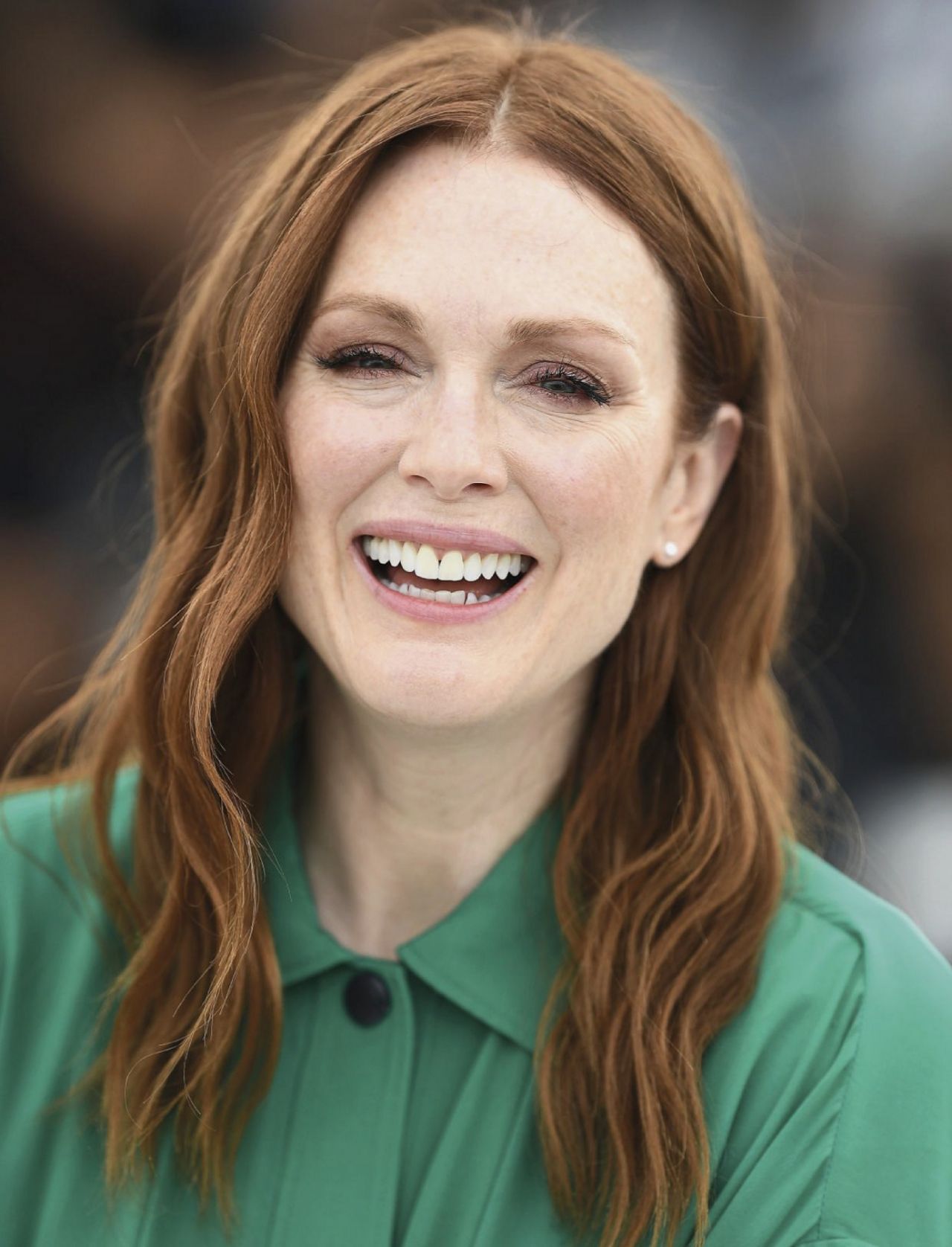 Julianne Moore - Fairlady Magazine November/December 2021 Issue ...