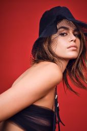 Kaia Gerber - ELLE US December 2021/January 2022 Cover and Photos